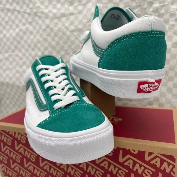 Vans WMNS Style 36 'Classic Sport -
Cadmium Green Sneakers
VN0A54F69YE - Picture 6 of 16
